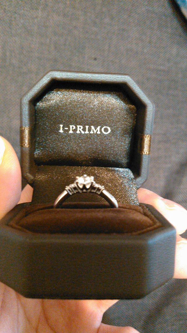 プロポーズ用に、ポケットに入るサイズの箱もあるそうです