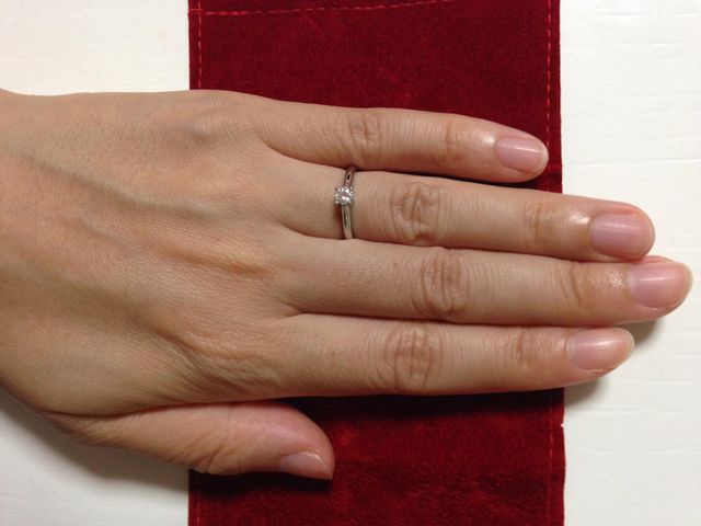 石は小さいですが存在感があります