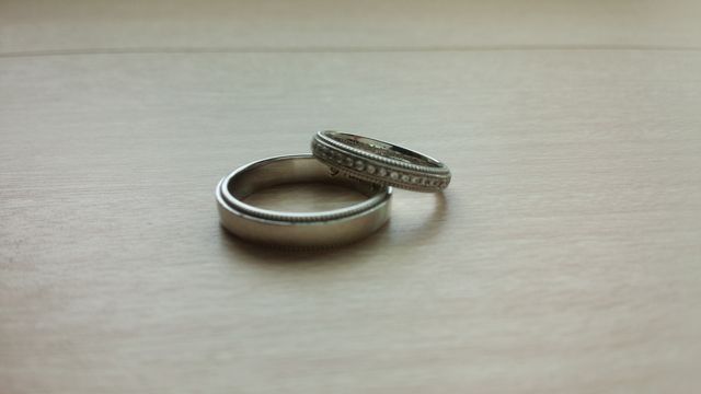 裏にブラウンダイヤ。