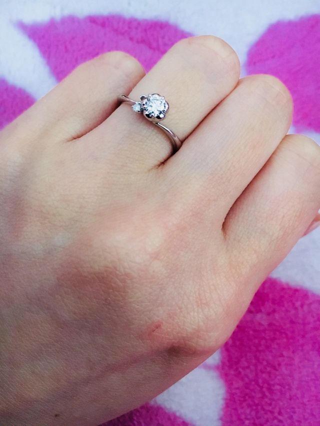 プラチナ、ダイヤモンドのお花モチーフのデザイン