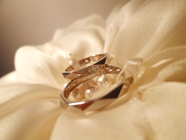 式当日、リングピローにのせて。BOUCHERONのファセット