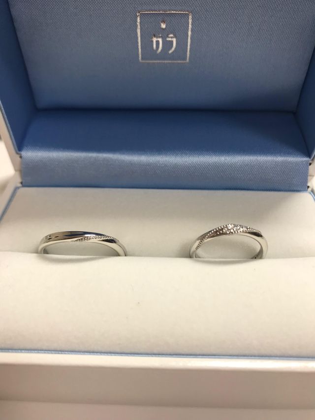 ペアの結婚指輪です。
