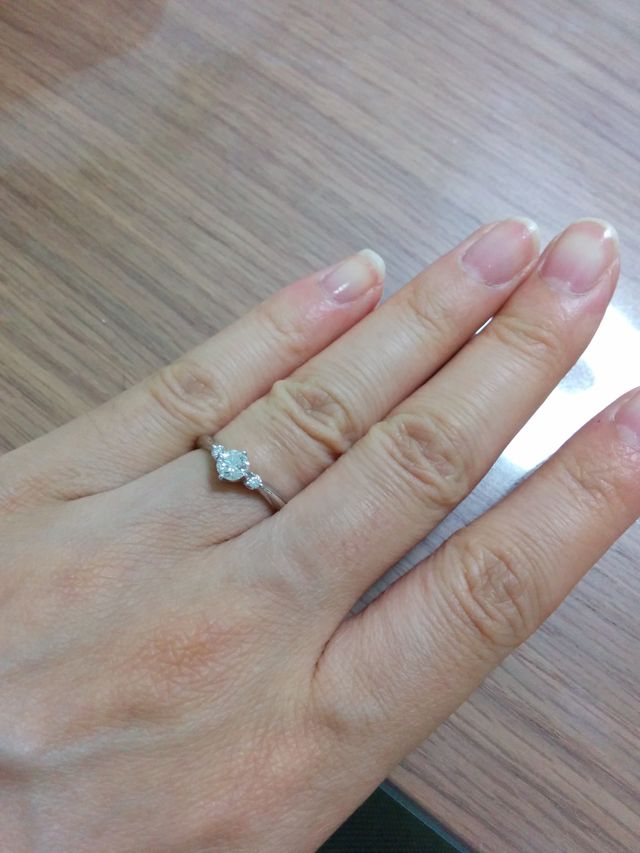 婚約指輪です。
