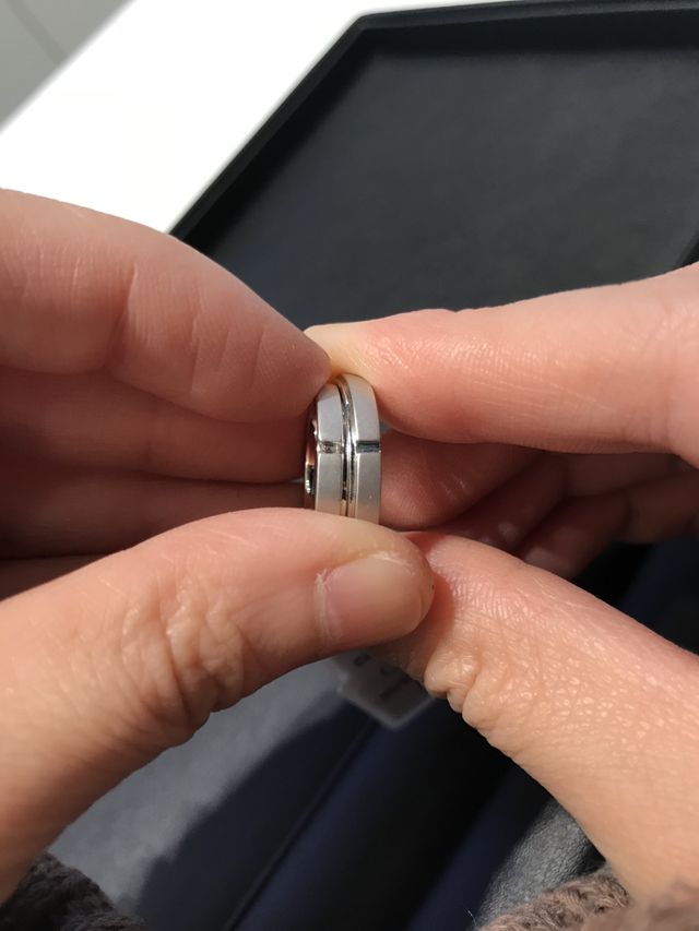 重ねると十字架になる