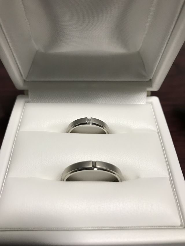 男女共、シンプルなデザイン