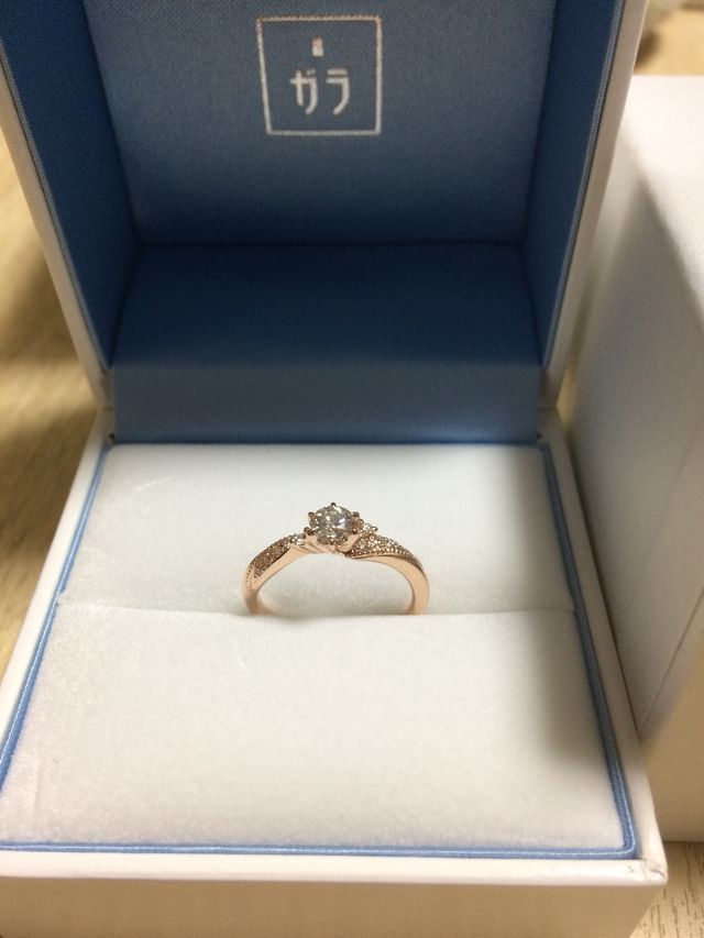 ピンクゴールドの0.26カラット