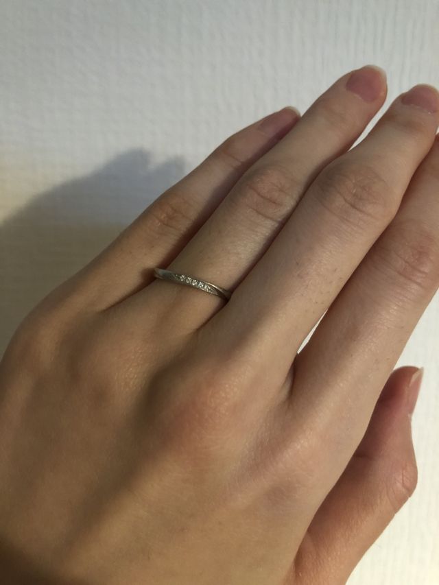 5つダイヤが埋め込まれているタイプ。