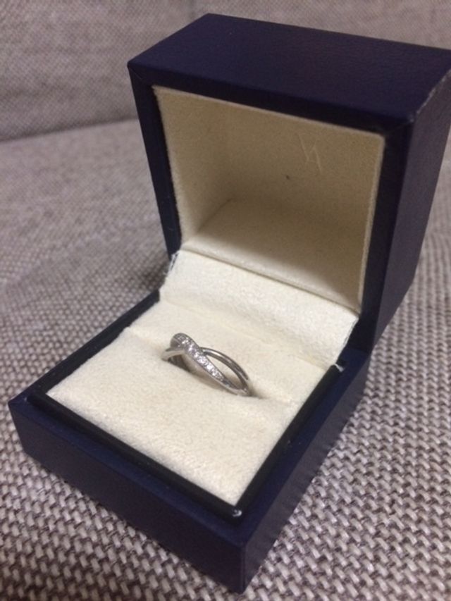 箱に入った状態の指輪