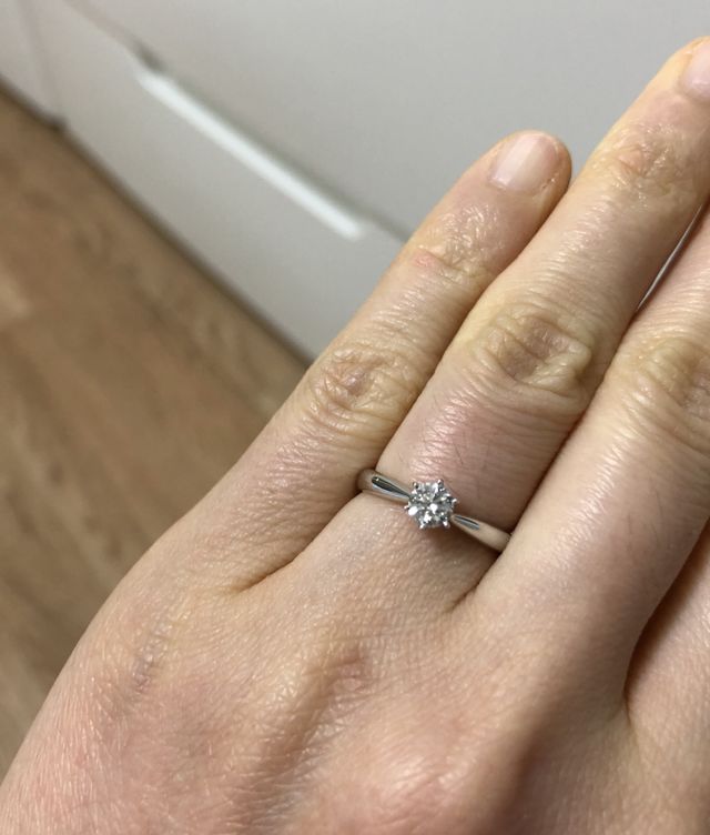 指につけたら存在感があります。