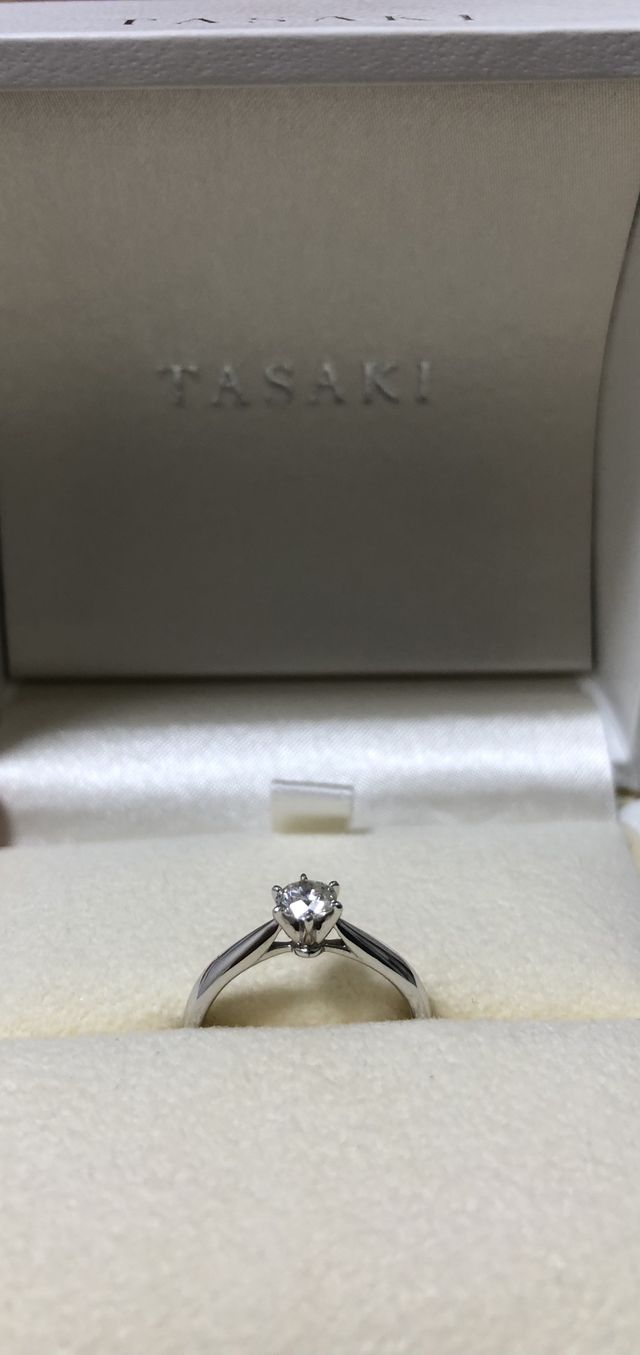 6本立て爪デザインを横から見たところ