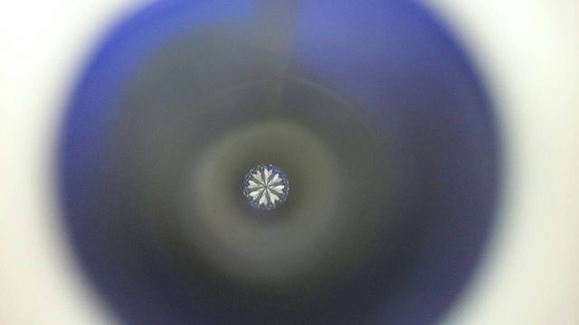 ダイヤの輝きがハート型