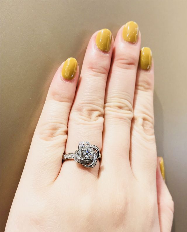 ブシュロン　アバ　ピヴォワンヌ