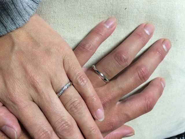 主人の指輪には裏にダイヤを埋めました。 