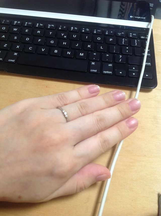 手がムチムチで恥ずかしいですが（笑）