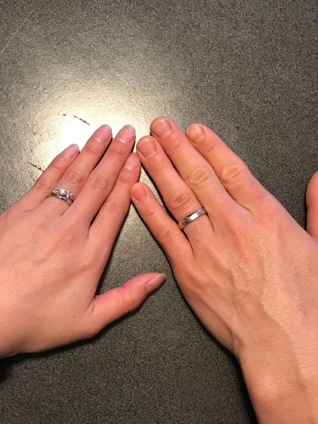 婚約指輪と婚約指輪を買いました