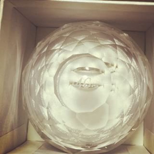 結婚指輪限定のプレシャスケース。光があたるとすごくきれいです