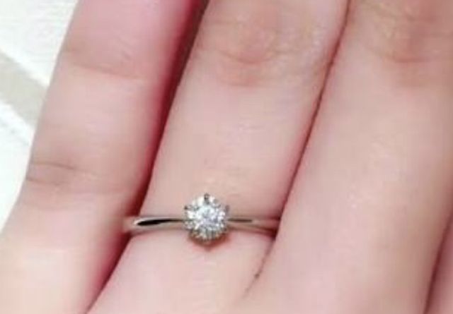 婚約指輪としてプロポーズのときもらいました