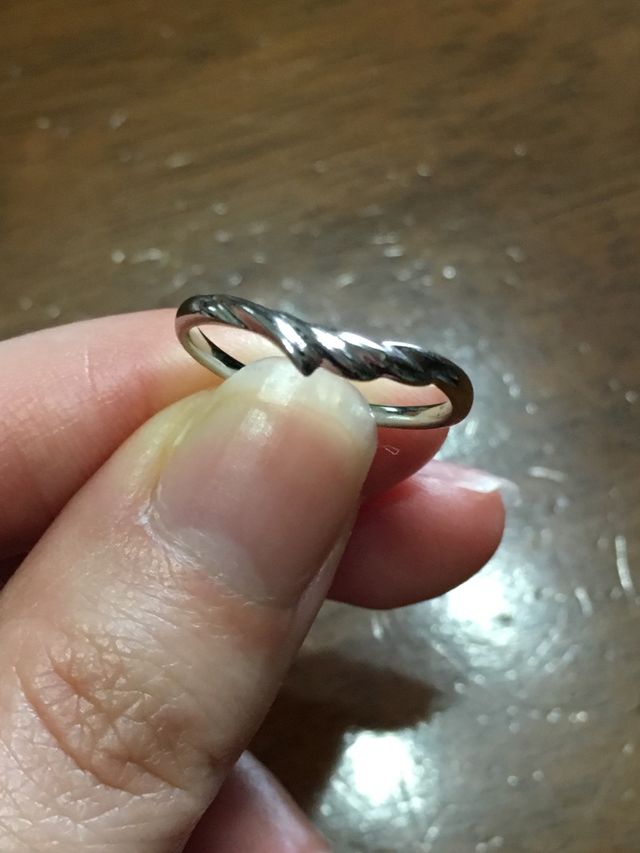 内側には名前と記念日を刻印。