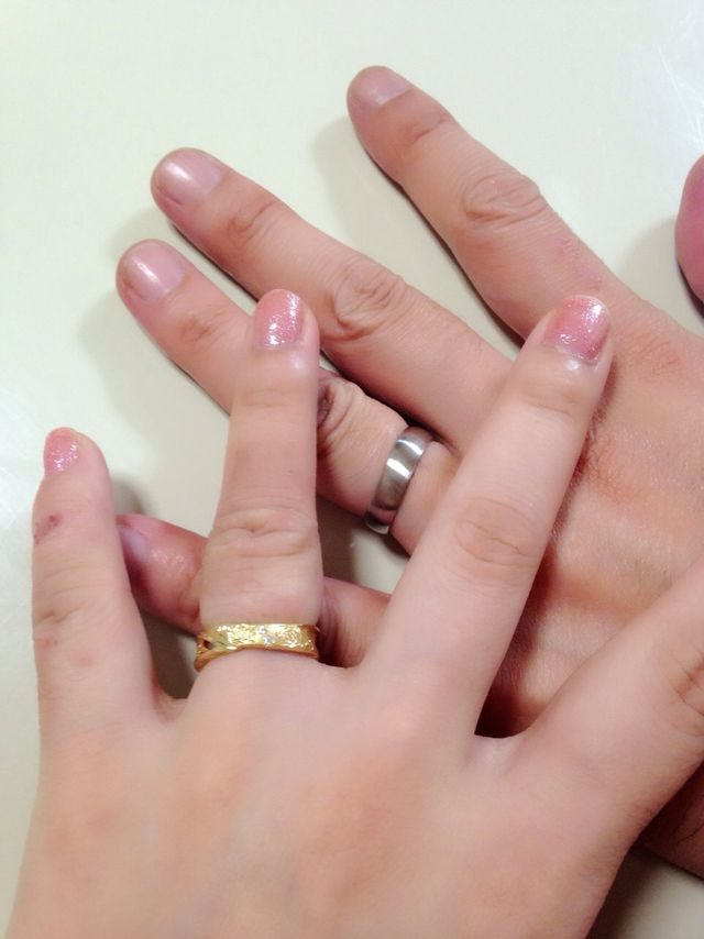 2人で悩んで決めたマリッジリング。とても気に入っています。