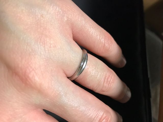 指にとてもなじむ形になっています。