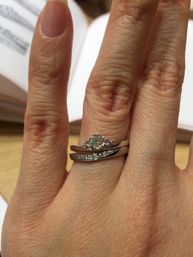 セットリングではありませんそれぞれ気に入ったのを合わせました