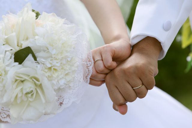 小さなダイヤがアクセント