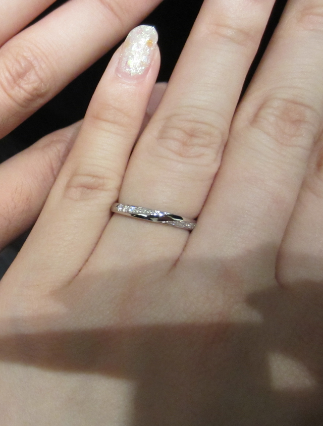オーダーしていた指輪ができて、初めてつけた時の写真です。
