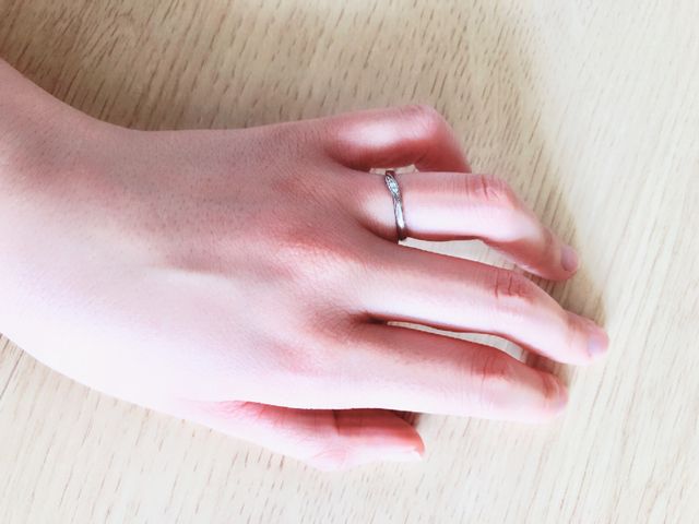 肌馴染み抜群！ダイヤがキラキラっと輝いて見惚れる美しさです！