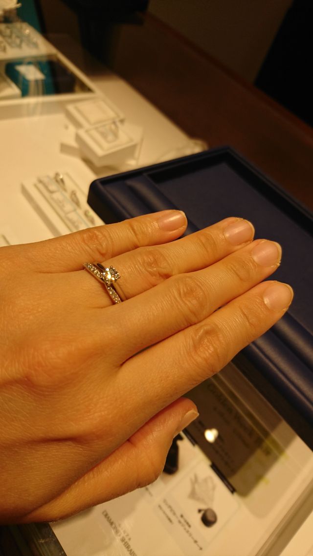 ディアナディーの結婚指輪