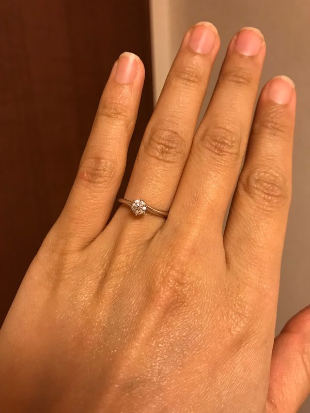 シンプルな一粒タイプです