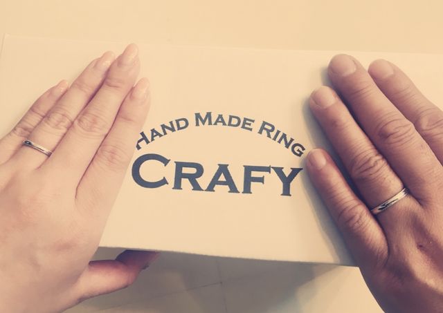 お店のロゴが入ったこんなかわいい箱で届きました！