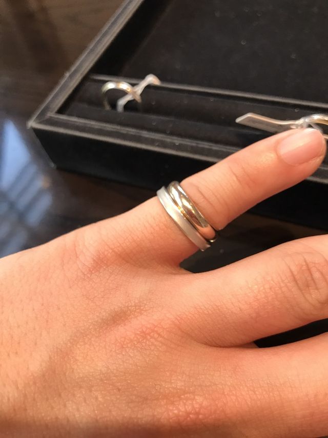 男性指輪の試着品は全て16号だったので小指にはめ検討しました