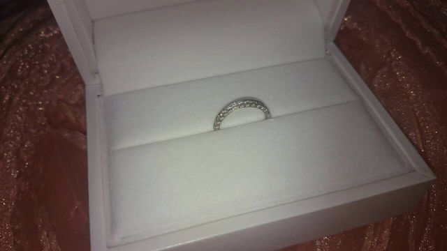 3面にダイヤが入っています