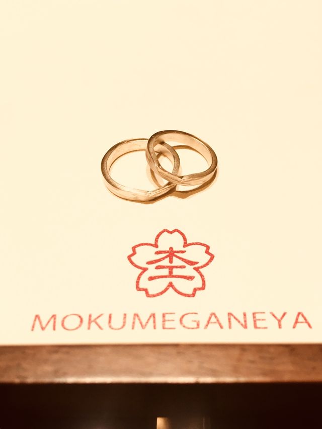 分かち合い(1つのリングを2つへ別れさせる作業)の後。