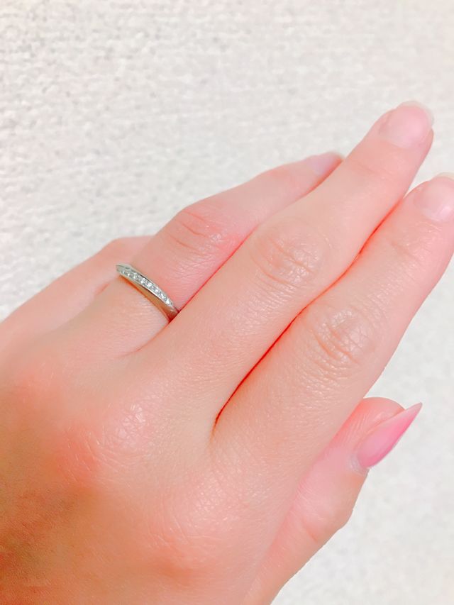 滑らかなウェーブラインもうとても女性らしく素敵な出来事です。