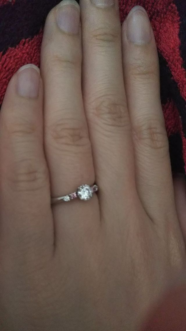 ピンクダイヤを使った可愛いリングです。