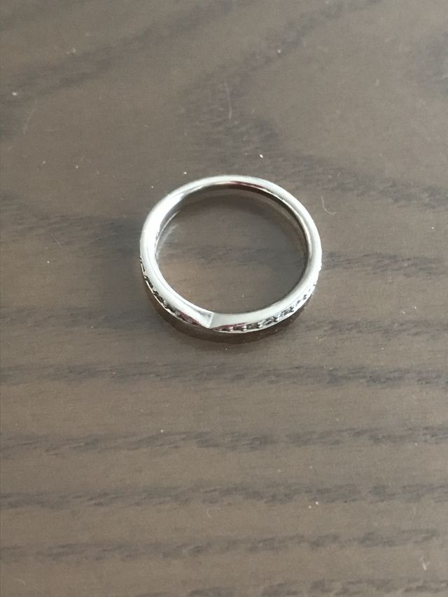 指輪のみの写真です。