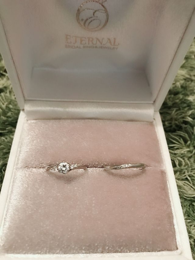 入れ物は白ベース