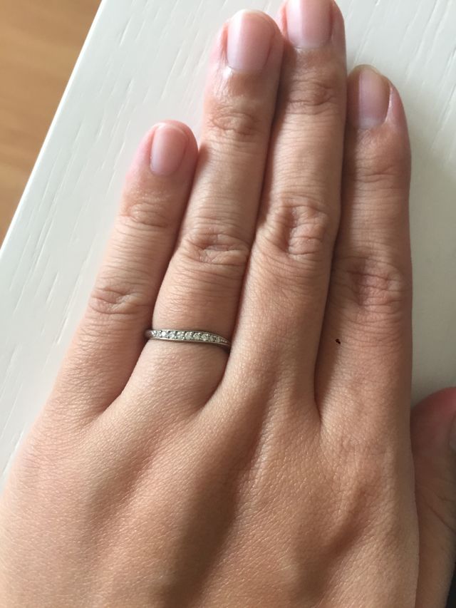 今年の４月に結婚した際に主人からもらった４℃のリングです。