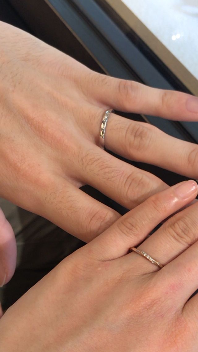 華奢なリングで、肌馴染みが良かったです。