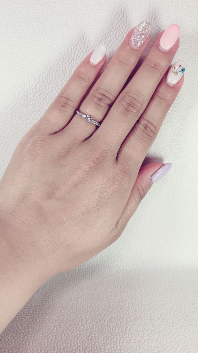 内甲丸で着脱しやすい。今年の3月に出たばかりのデザイン