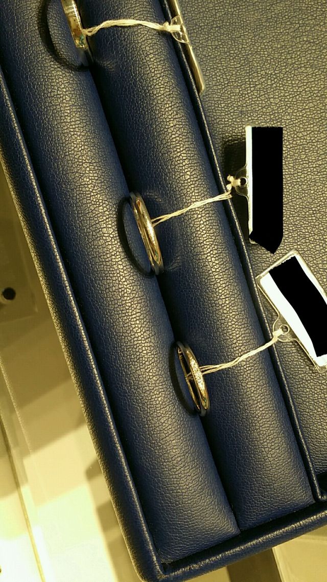 一目惚れした指輪(右:妻、左:夫)