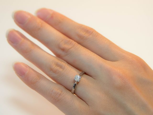 婚約指輪着用
