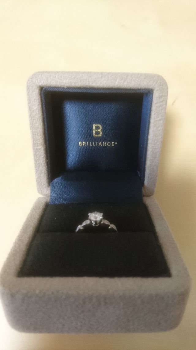 brillianceの0.5ct婚約指輪です