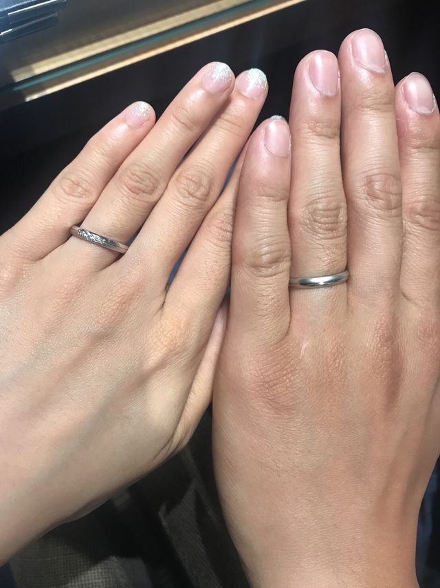 ツヤ消しとツヤありの両方の雰囲気が楽しめます。