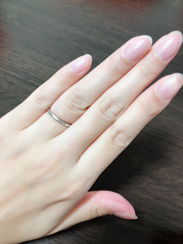 シンプルだけど斜めに入ったラインがとても可愛いです。