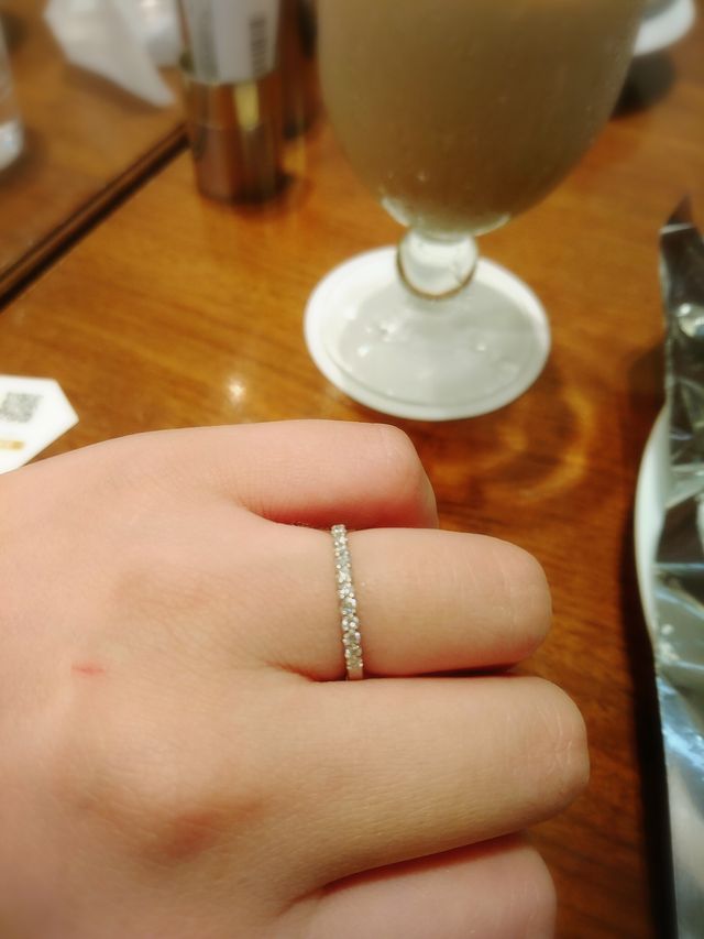 エクセルコダイヤモンドのハーフエタニティです。