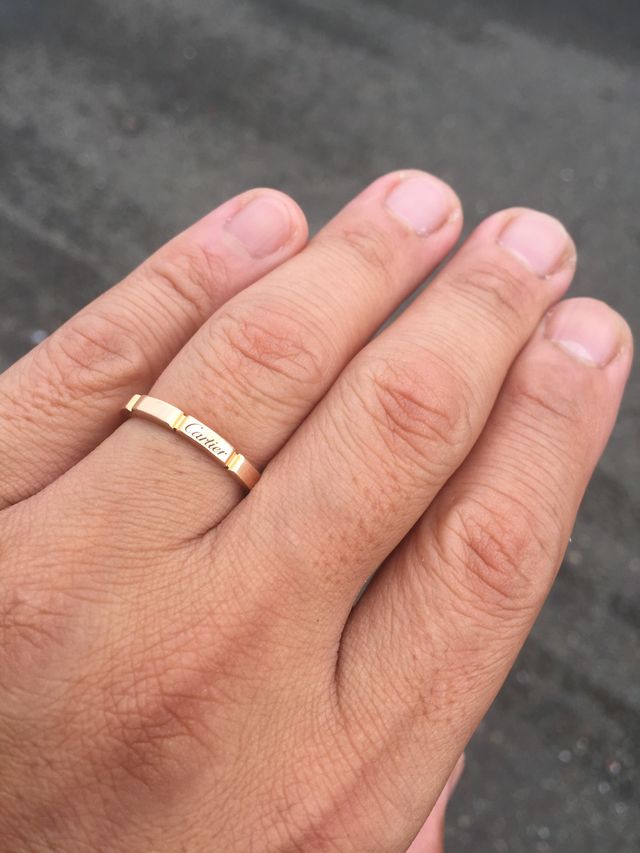 Cartierです。ゴールドが時間ぎ経っても全く色褪せますん