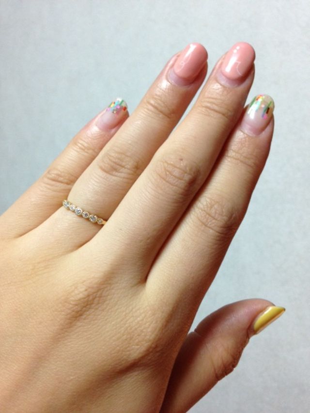 ダイヤは全面ではなく一部に入ってます。