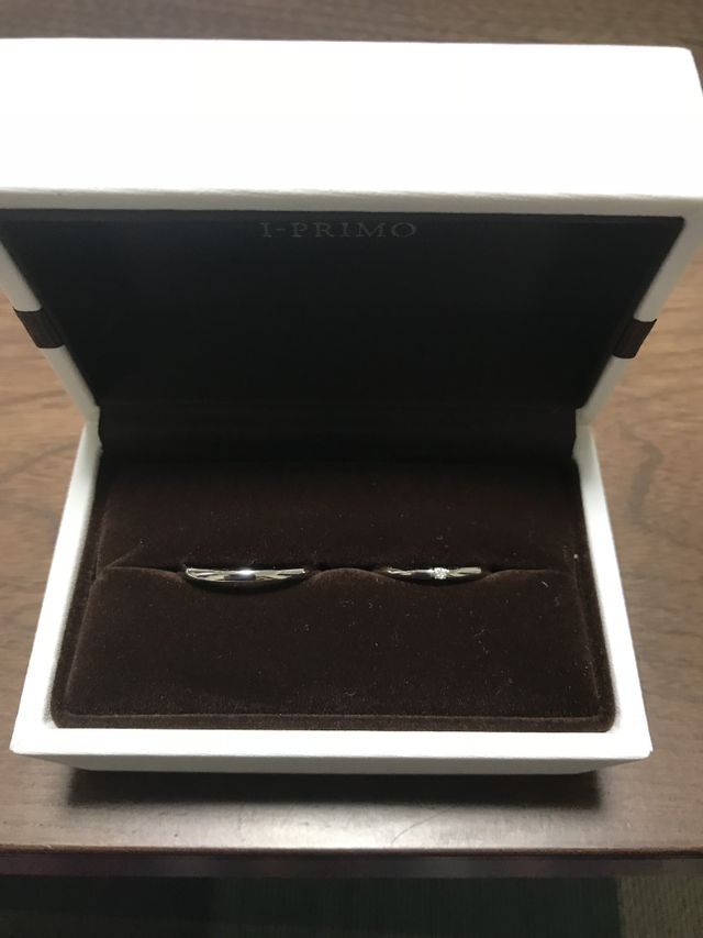 割とお手軽な値段で結婚指輪を探しました。